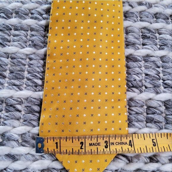 CHARLES HILL MADE IN ENGLAND WHITE/BLUE/GREY STRIPED TIE  Charles Hill Printed Dress Tie